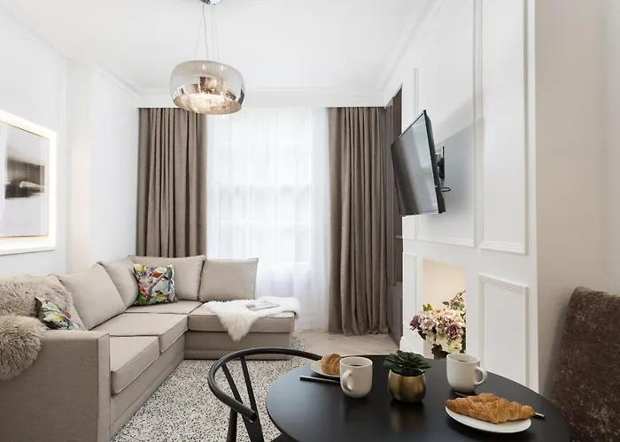 Tanner Row * Йорк